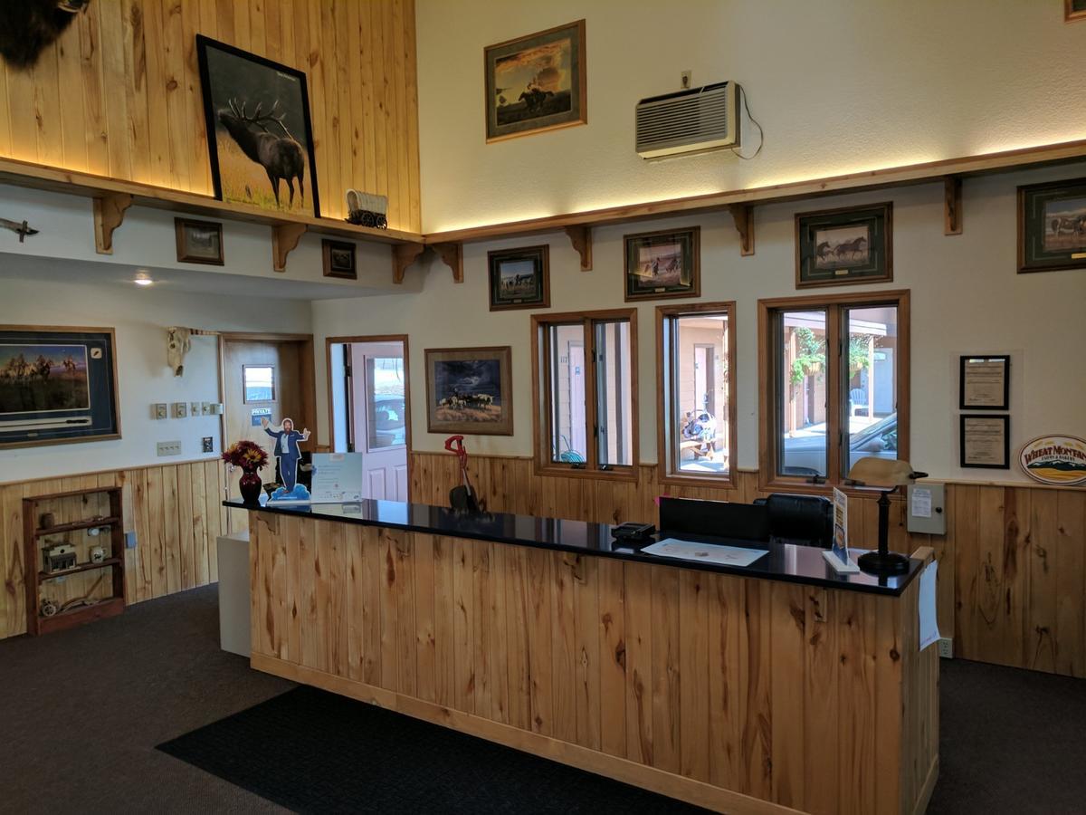 Travelodge By Wyndham Three Forks Экстерьер фото