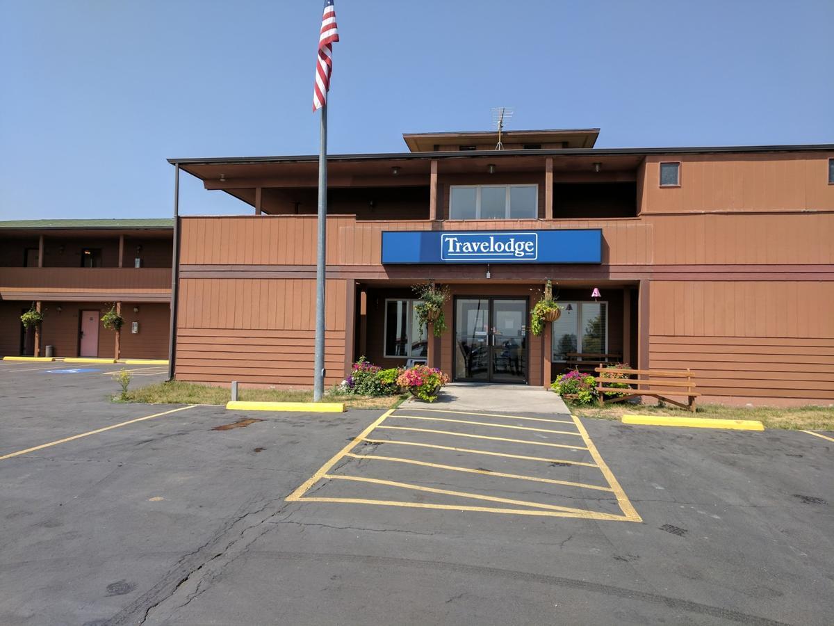 Travelodge By Wyndham Three Forks Экстерьер фото